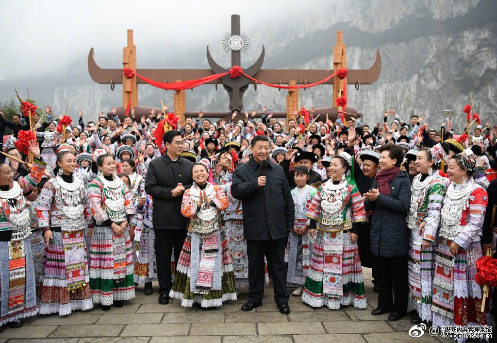 习近平为苗绣点赞：传统的也是时尚的