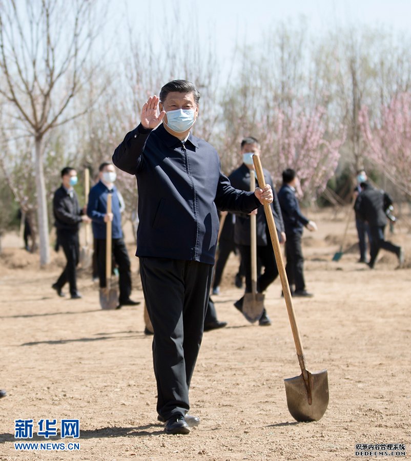 习近平在参加首都义务植树活动时强调 牢固树立绿水青山就是金山银山理念 打造青山常在绿水长流空气常新美丽中国